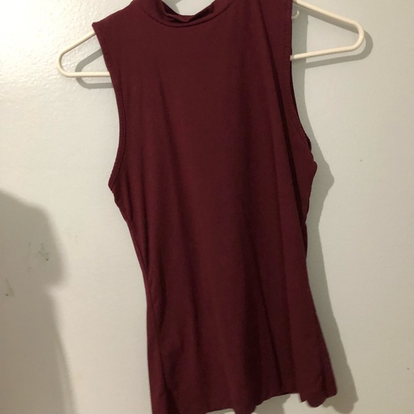 Maroon body con tops. SO cute on - Picture 2 of 2